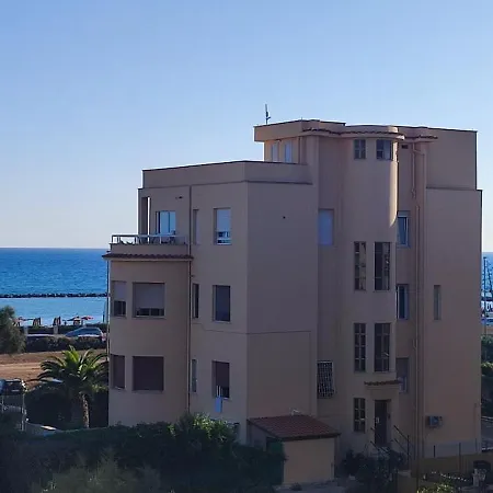 Fronte Mare - Bibbi's Seaview Flat *
